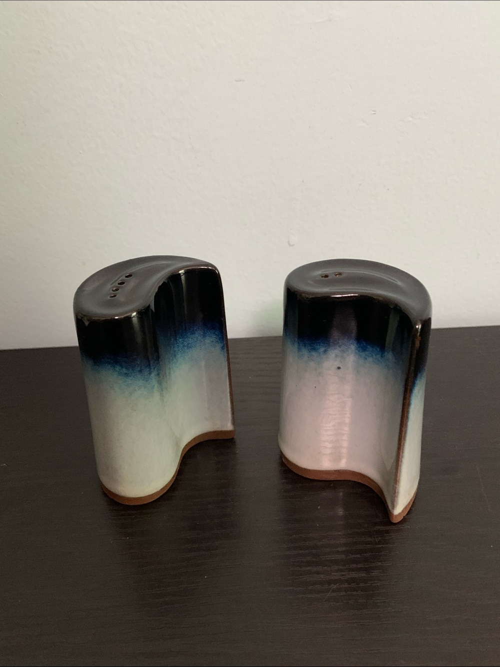 Peter Pots Blue Nesting Salt and Pepper Shaker Set - Picture 3 of 6